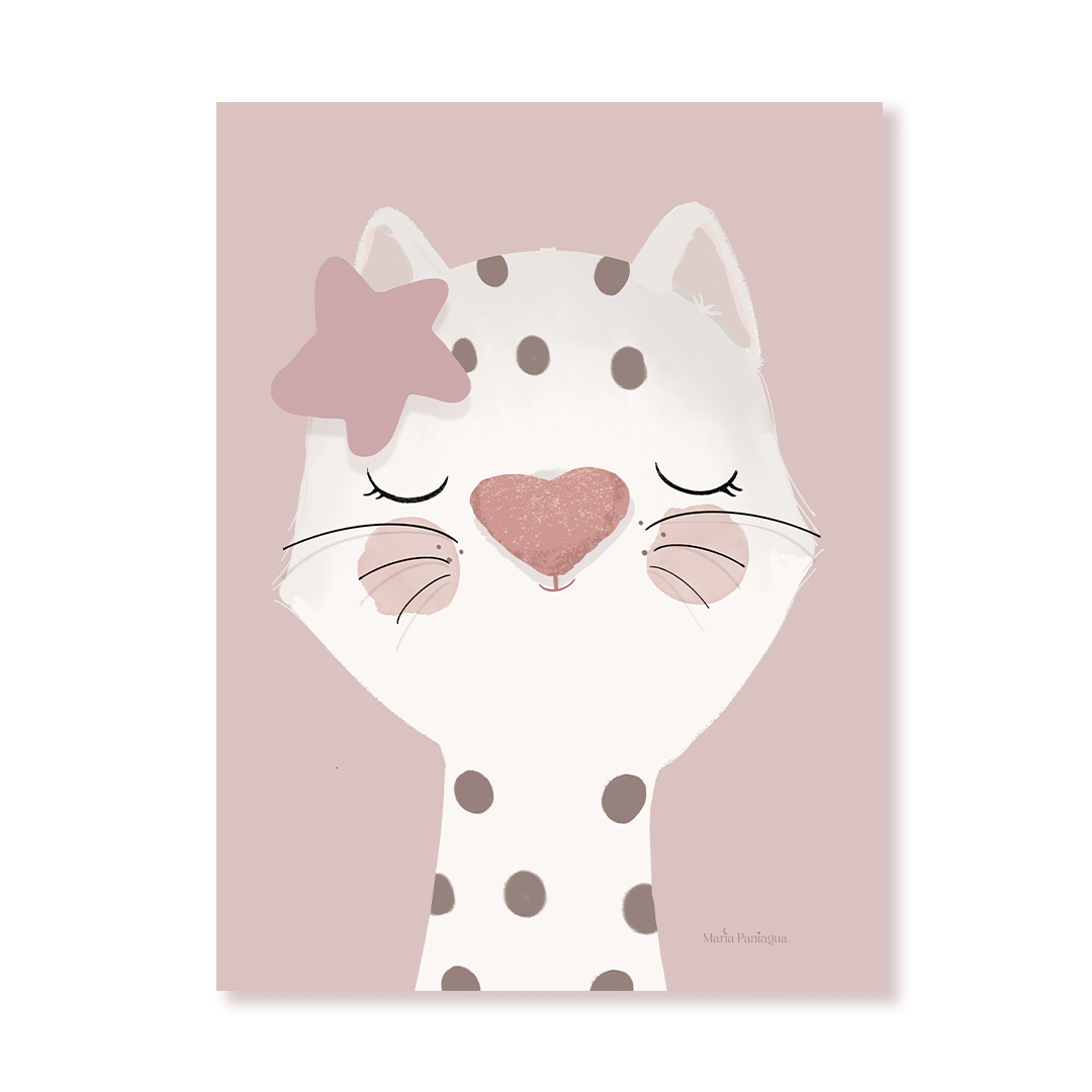 Lámina infantil con ilustración de una gata en tonos rosa, ideal para habitaciones con encanto