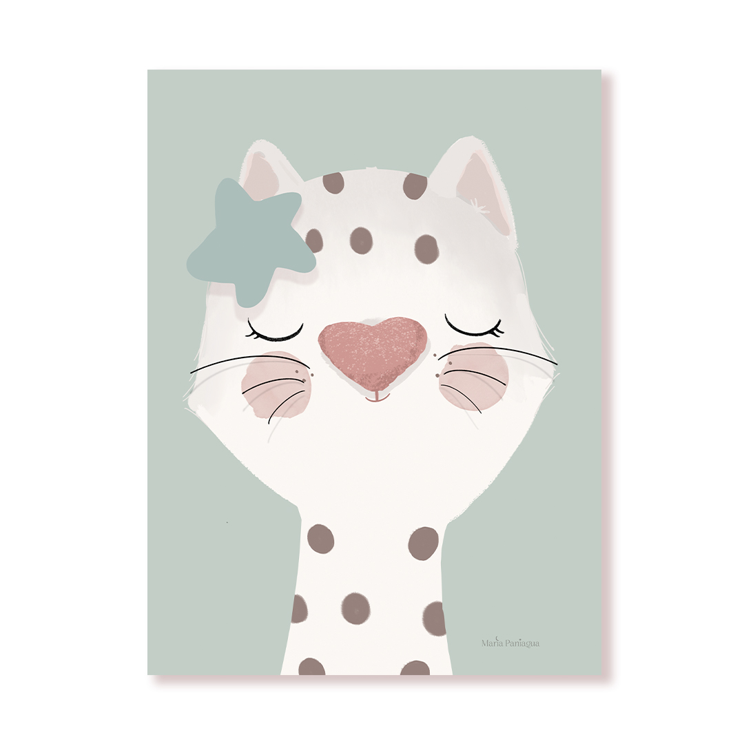 Lámina infantil ilustrada de una gata en tonos verdes, sobre fondo claro