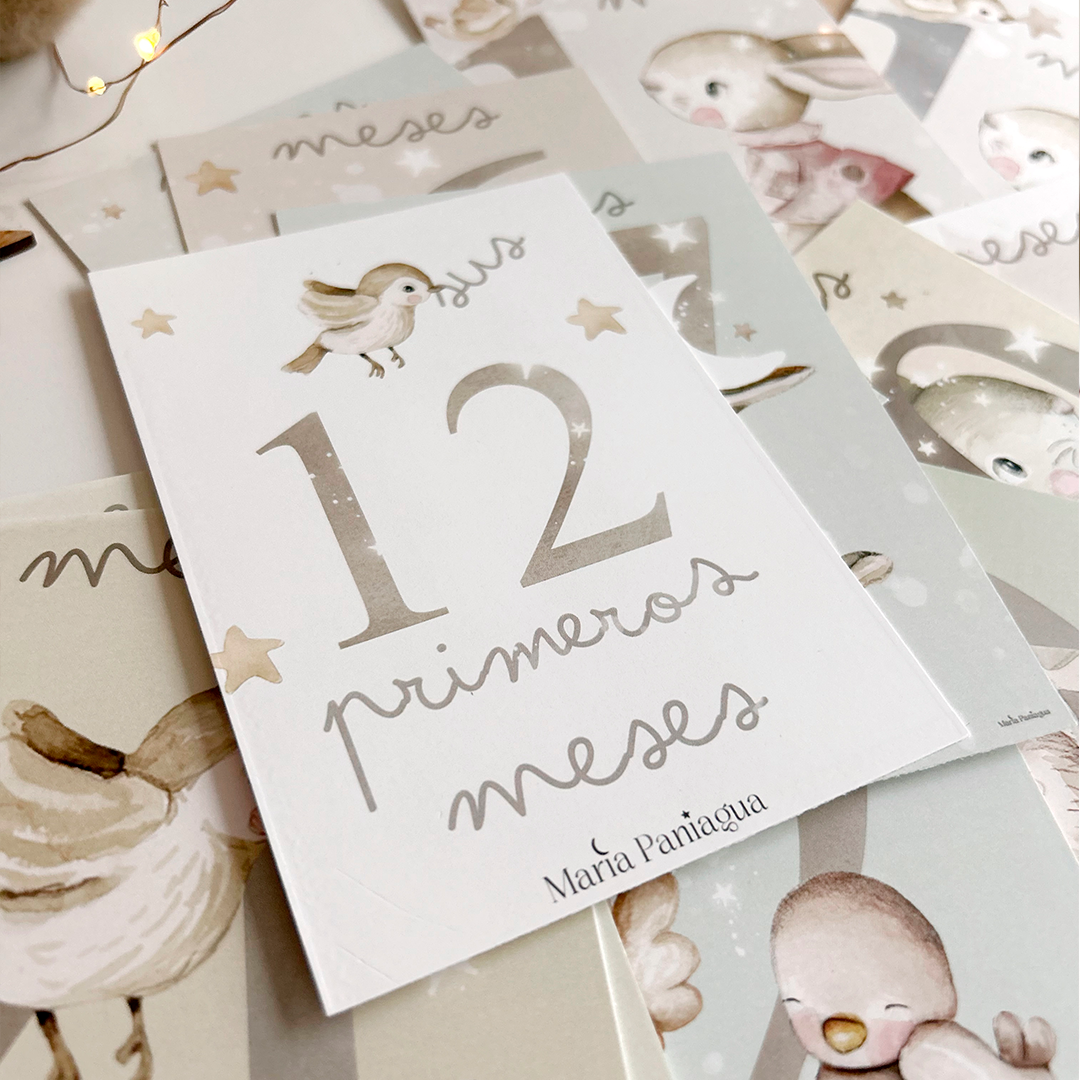 12 tarjetas cumplemes para recordar y celebrar sus doce primeros meses de vida. Podrás anotar todos los detalles de su llegada al mundo y sus primeros logros.